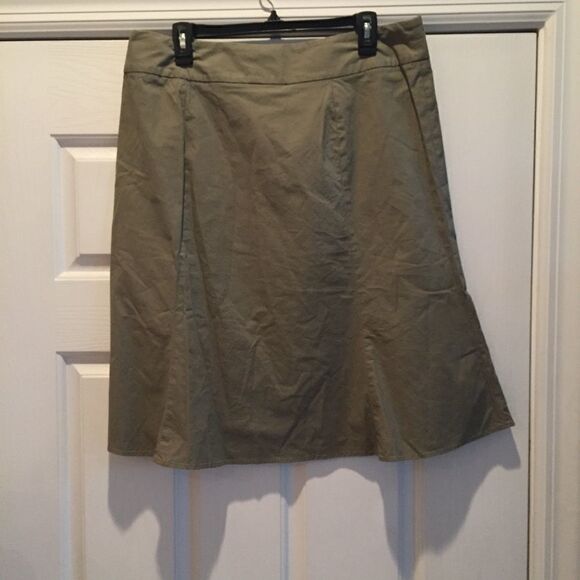 Gap Skirt  - Picture 3 of 5